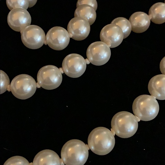 29 in Hand Knotted Strand of Faux Pearls- Vintage - Picture 3 of 5